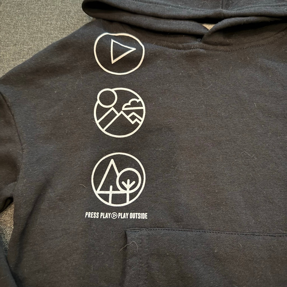 Boys THEREABOUTS Black Hoodie XS with White Graphics - Picture 2 of 4